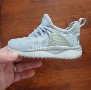 Kids size 5 puma,just washed